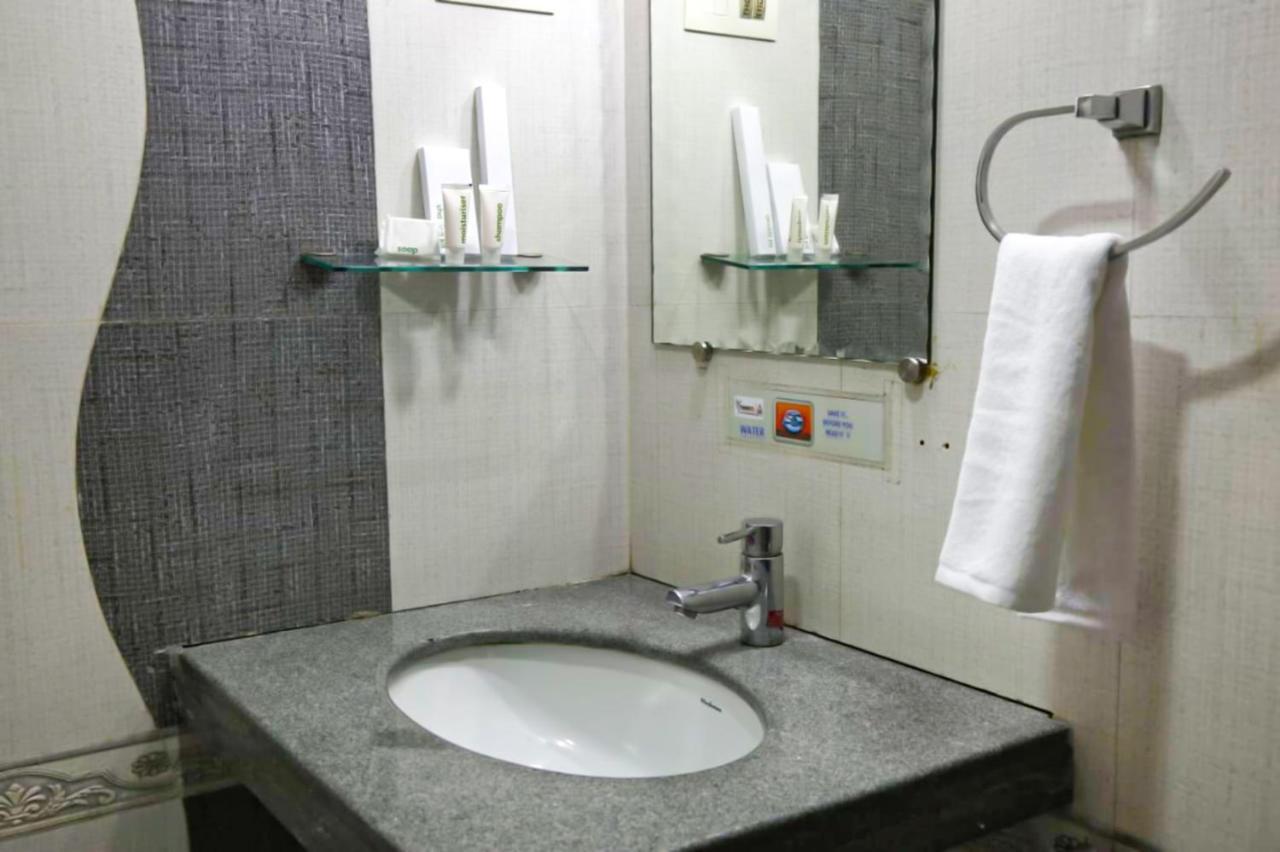 Fabhotel Sai Prasad Apartments Bombay Esterno foto